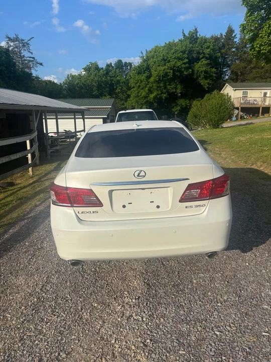 2010 Lexus ES 5th Gen - Image 2 of 4
