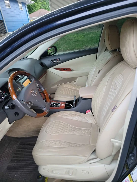 2010 Lexus ES 5th Gen - Image 3 of 7