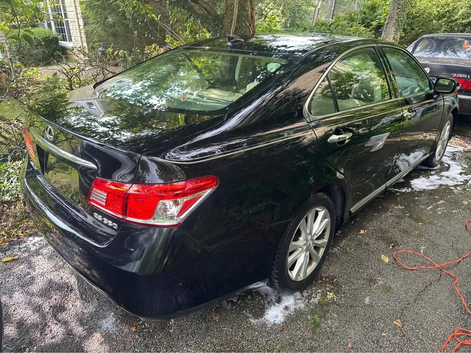 2010 Lexus ES 5th Gen - Image 3 of 9