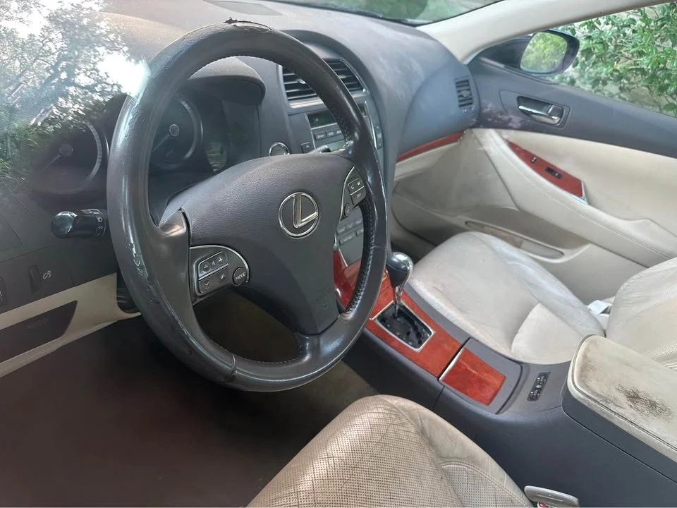 2010 Lexus ES 5th Gen - Image 8 of 9