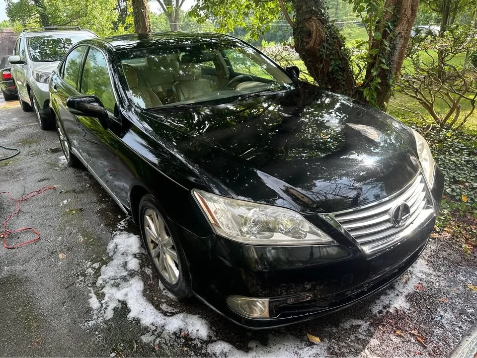 2010 Lexus ES 5th Gen - Image 2 of 9