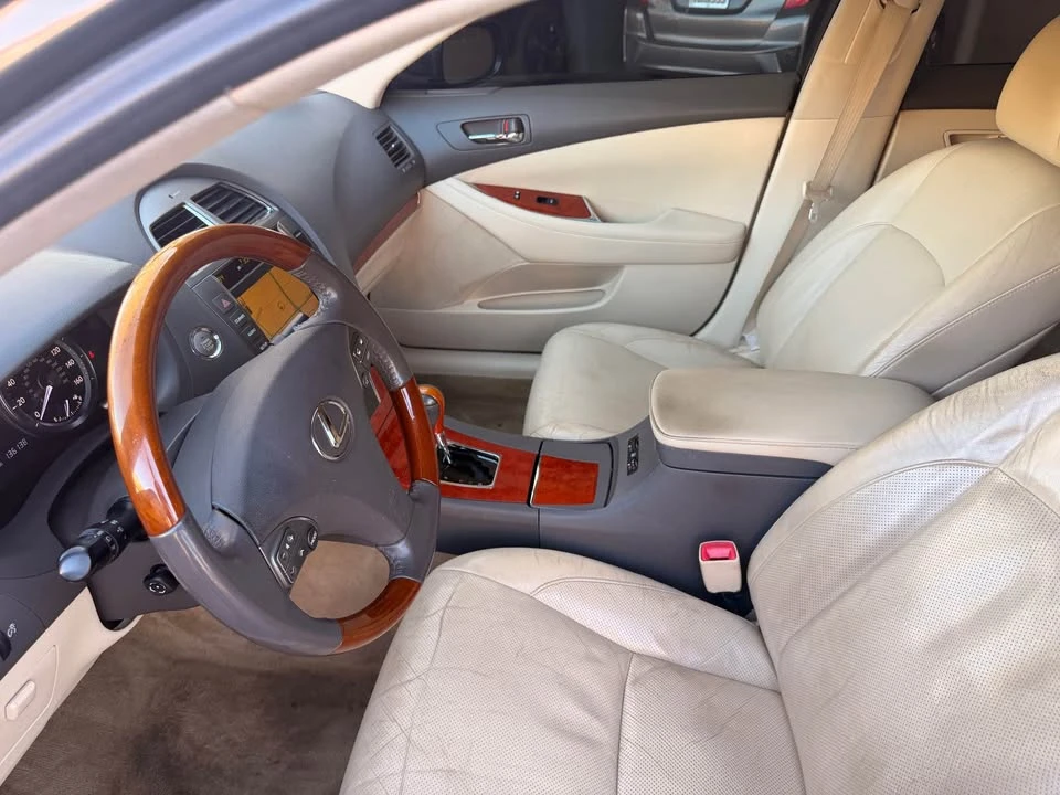 2010 Lexus ES 5th Gen - Image 9 of 16