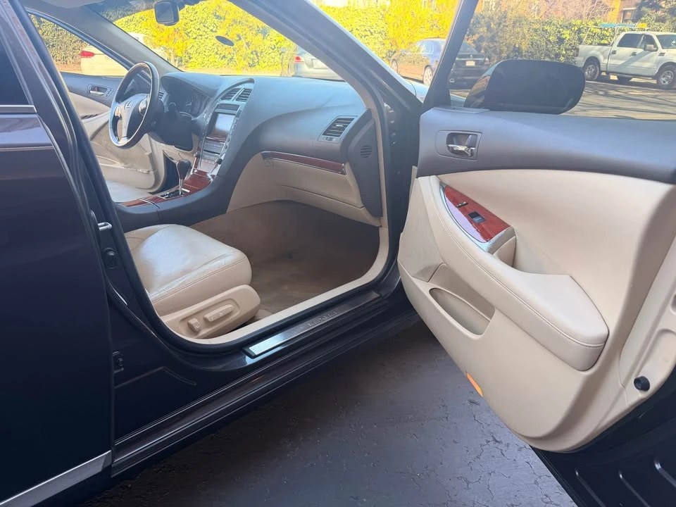 2010 Lexus ES 5th Gen - Image 15 of 16