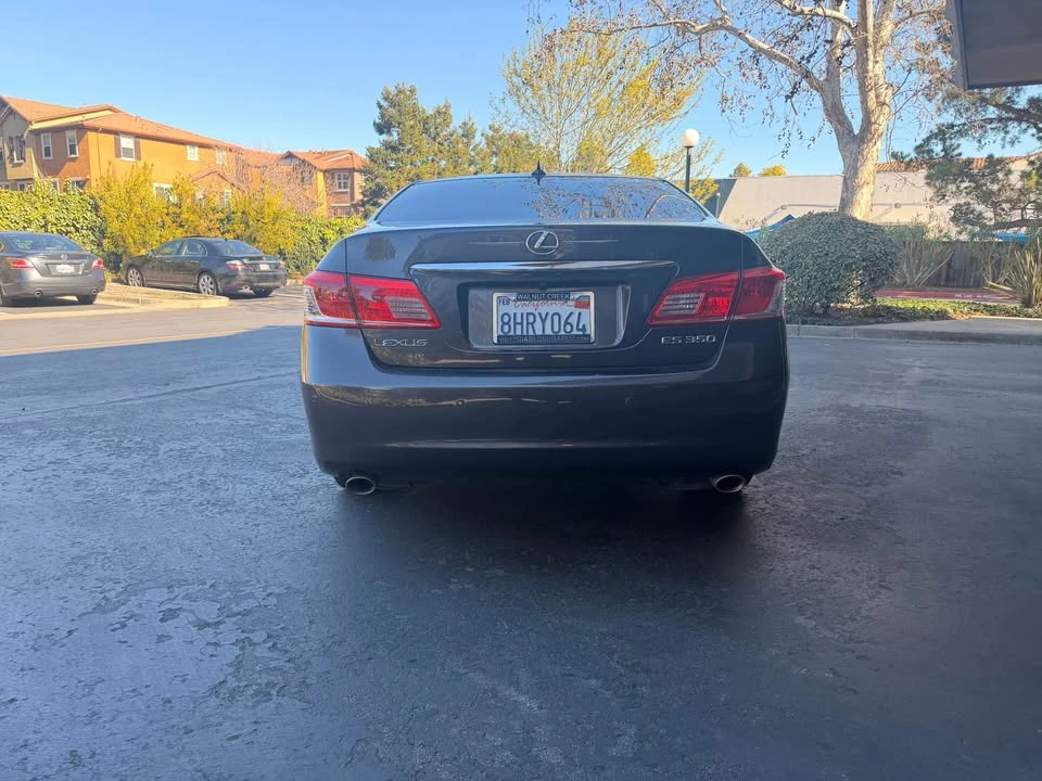 2010 Lexus ES 5th Gen - Image 4 of 16