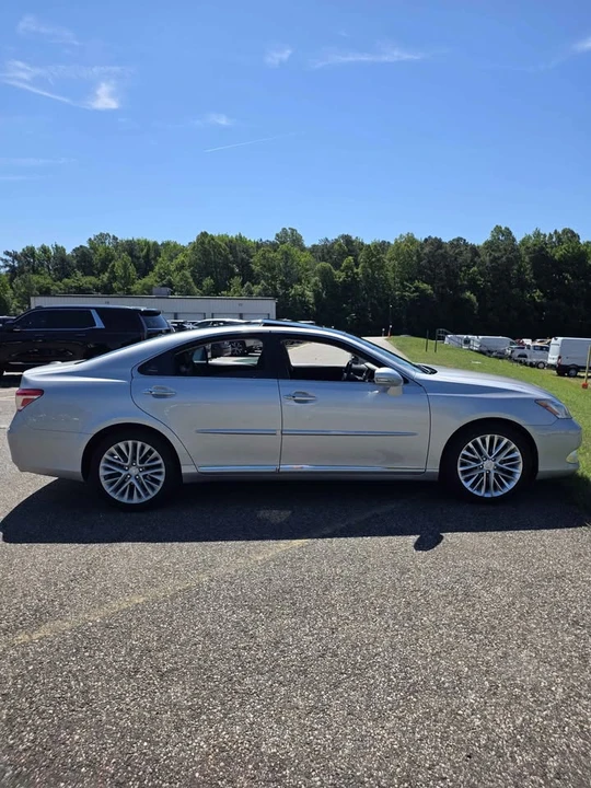 2010 Lexus ES 5th Gen - Image 9 of 20