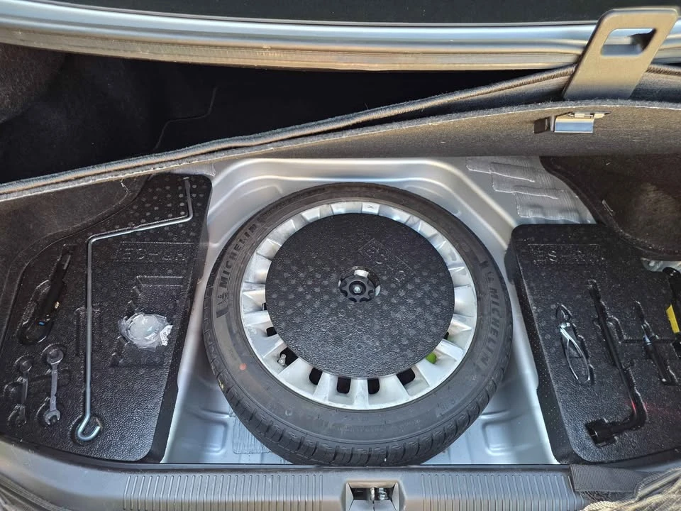 2010 Lexus ES 5th Gen - Image 16 of 20