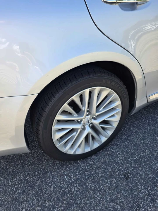 2010 Lexus ES 5th Gen - Image 11 of 20