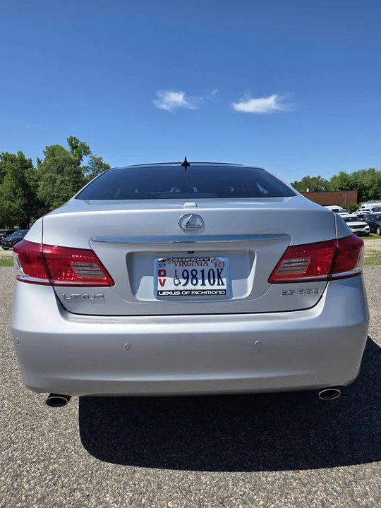 2010 Lexus ES 5th Gen - Image 12 of 20