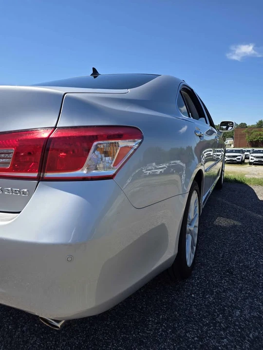 2010 Lexus ES 5th Gen - Image 10 of 20