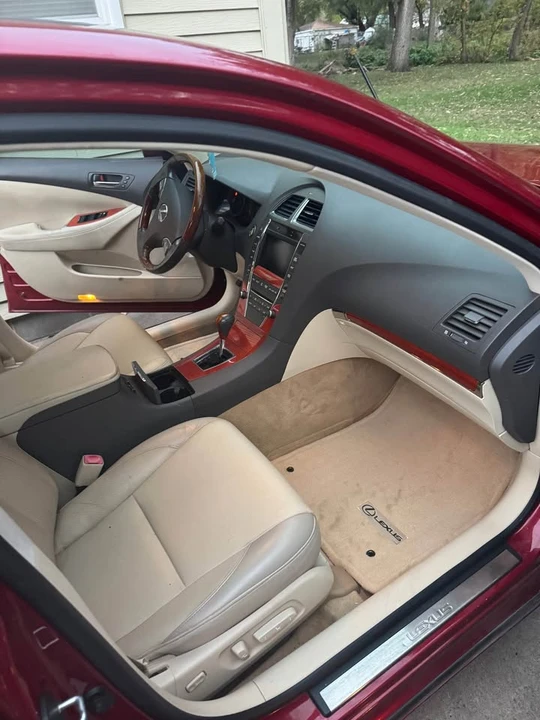 2010 Lexus ES 4th Gen - Image 5 of 6
