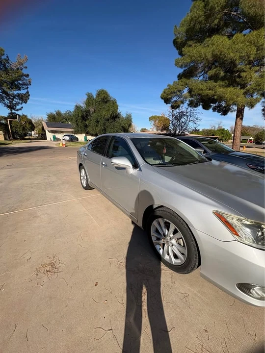 2010 Lexus ES 4th Gen - Image 2 of 7