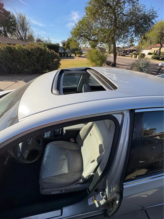 2010 Lexus ES 4th Gen - Image 4 of 7