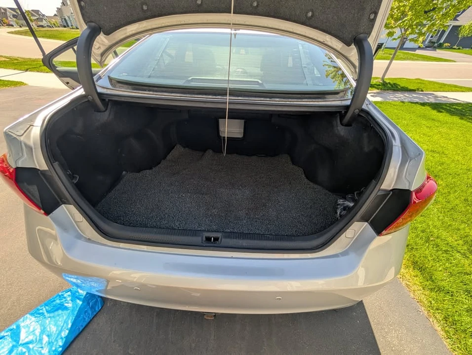 2010 Lexus ES 5th Gen - Image 11 of 12