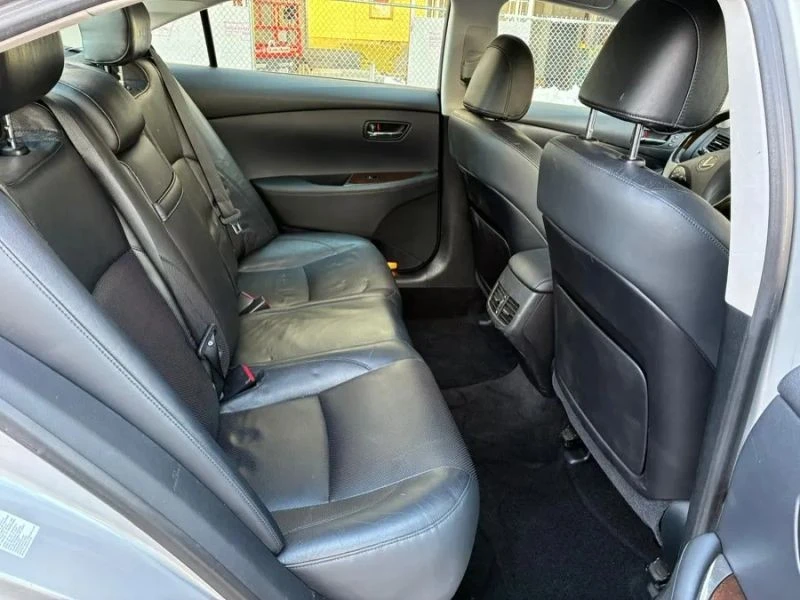 2010 Lexus ES 5th Gen - Image 9 of 12