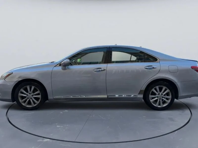 2010 Lexus ES 5th Gen - Image 3 of 12