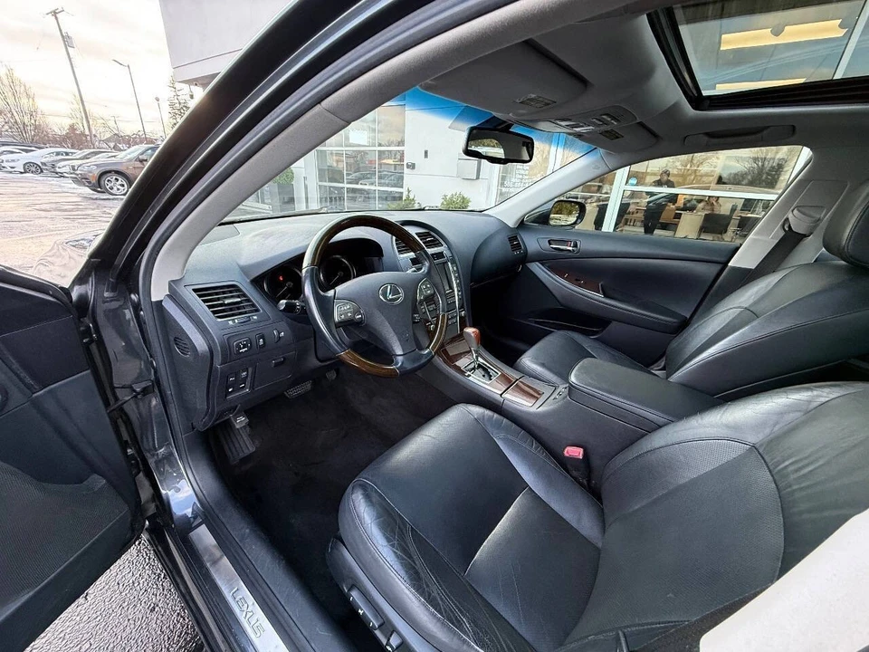 2010 Lexus ES 5th Gen - Image 9 of 20