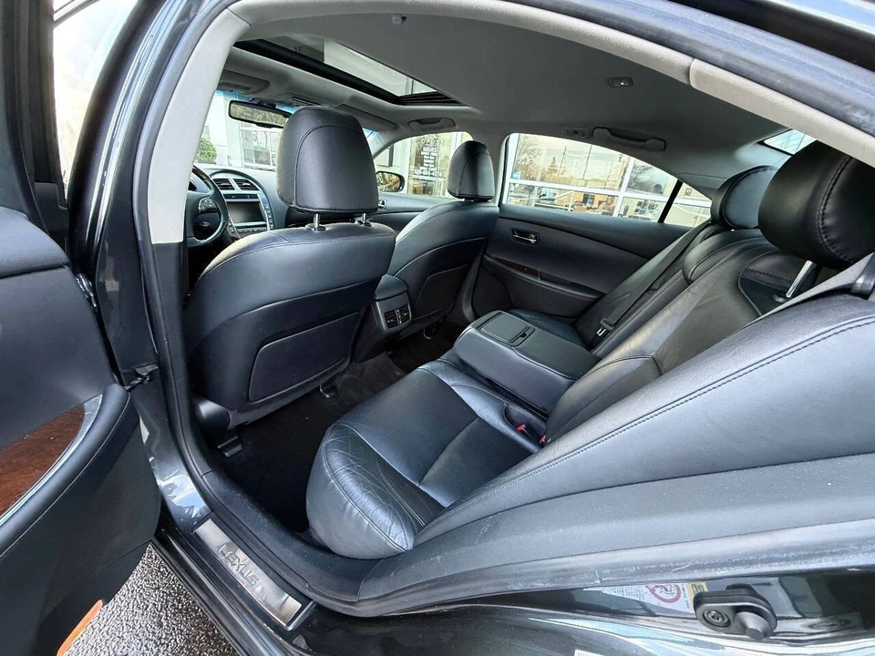 2010 Lexus ES 5th Gen - Image 11 of 20