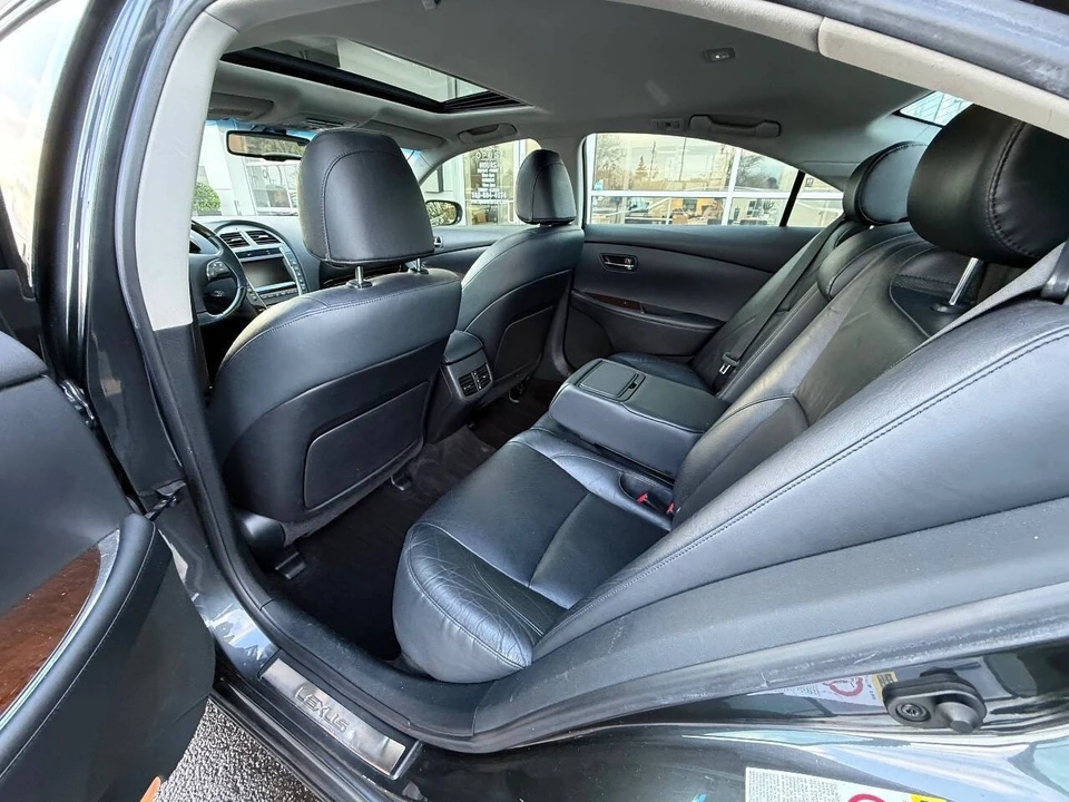 2010 Lexus ES 5th Gen - Image 12 of 20