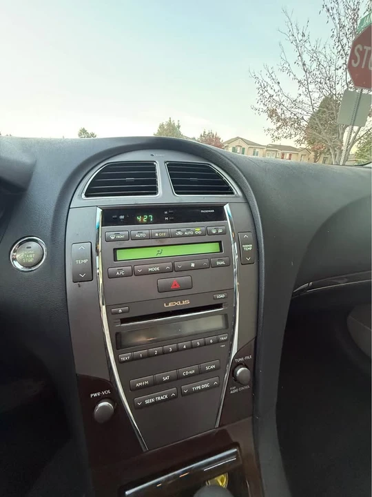 2010 Lexus ES 5th Gen - Image 10 of 12
