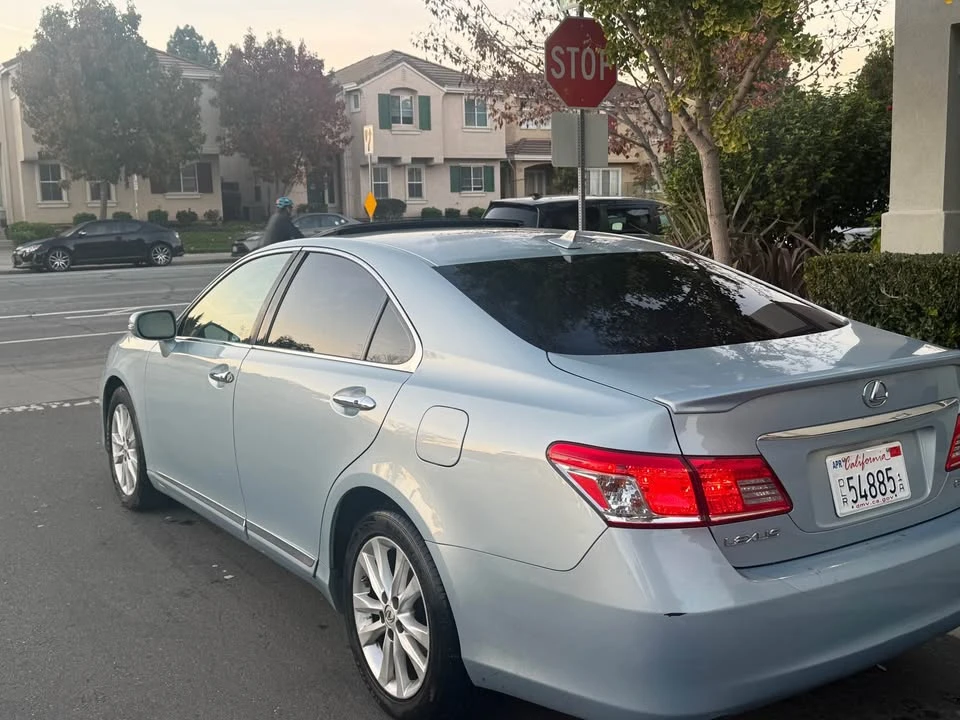 2010 Lexus ES 5th Gen - Image 7 of 12