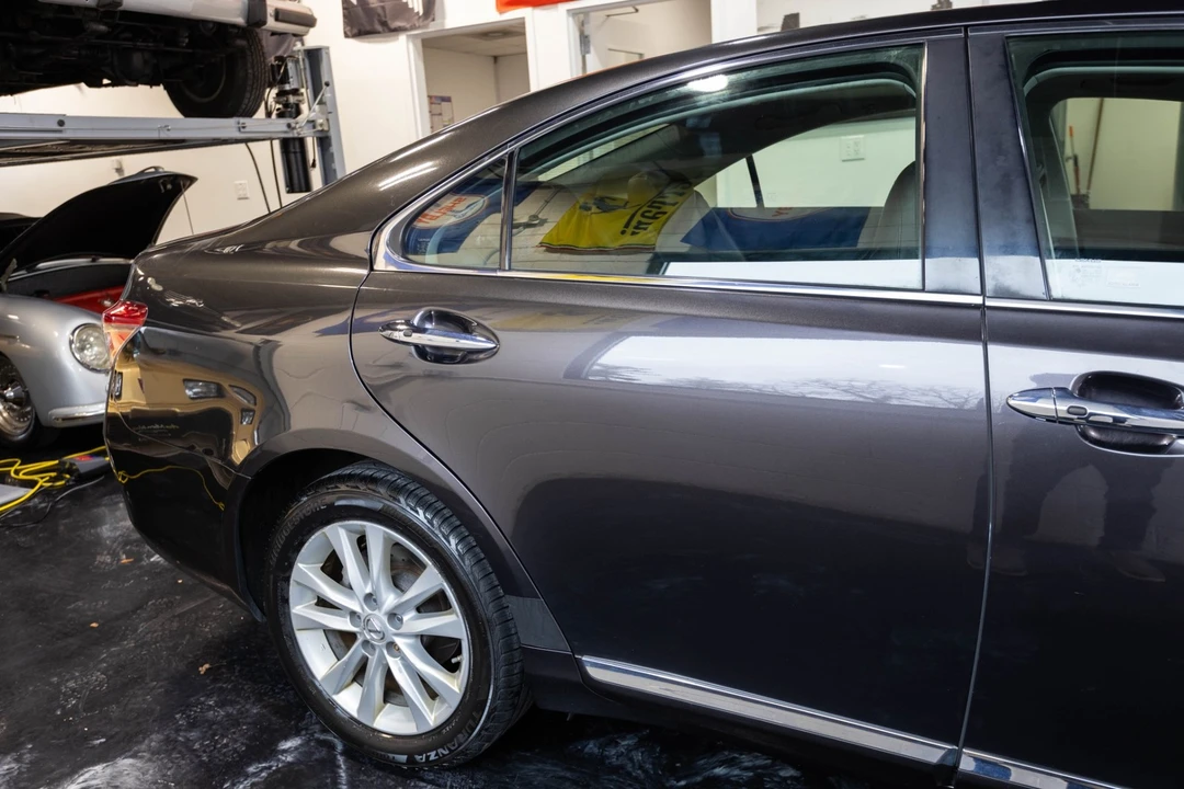2010 Lexus ES 5th Gen - Image 11 of 21