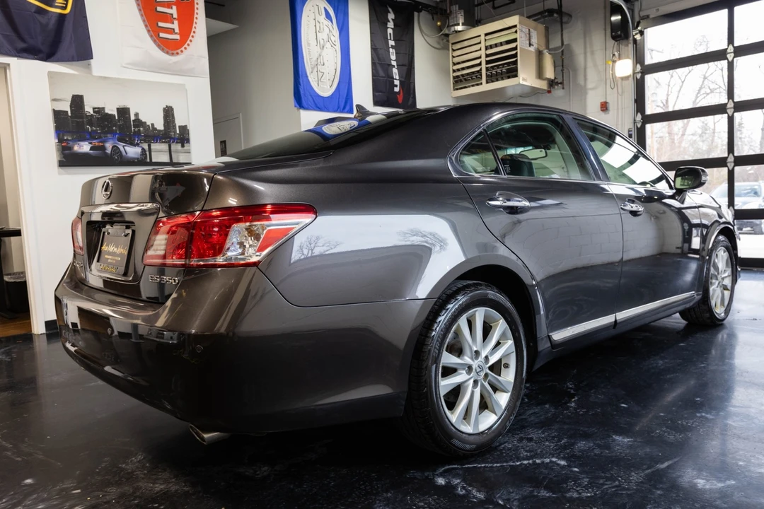 2010 Lexus ES 5th Gen - Image 10 of 21