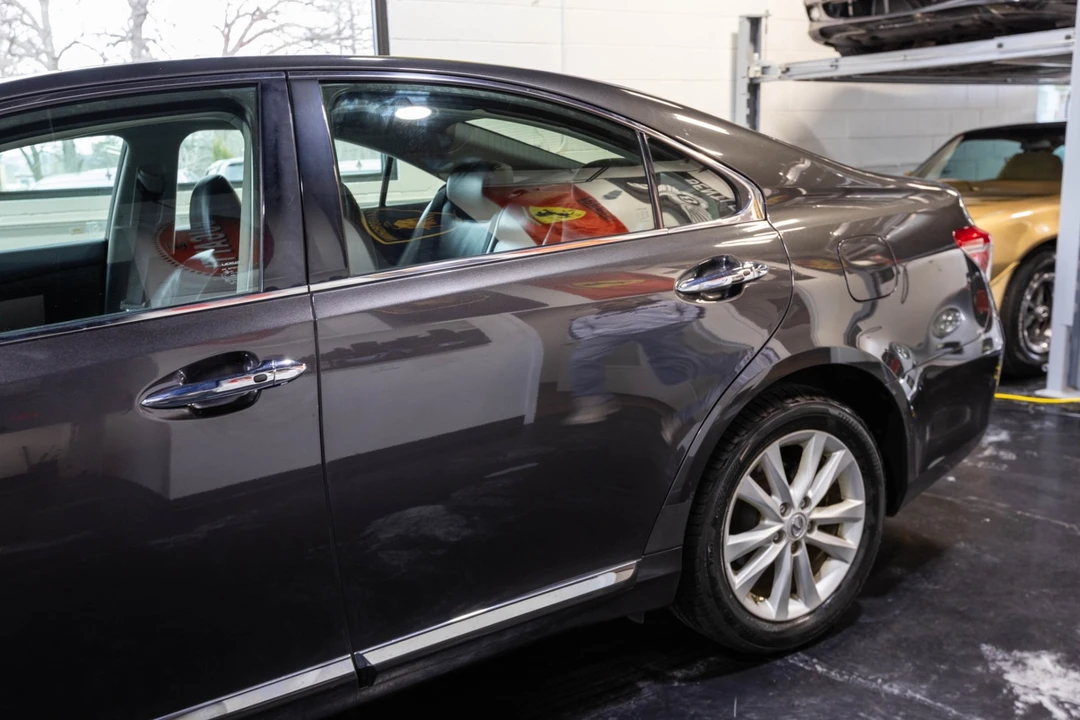 2010 Lexus ES 5th Gen - Image 6 of 21