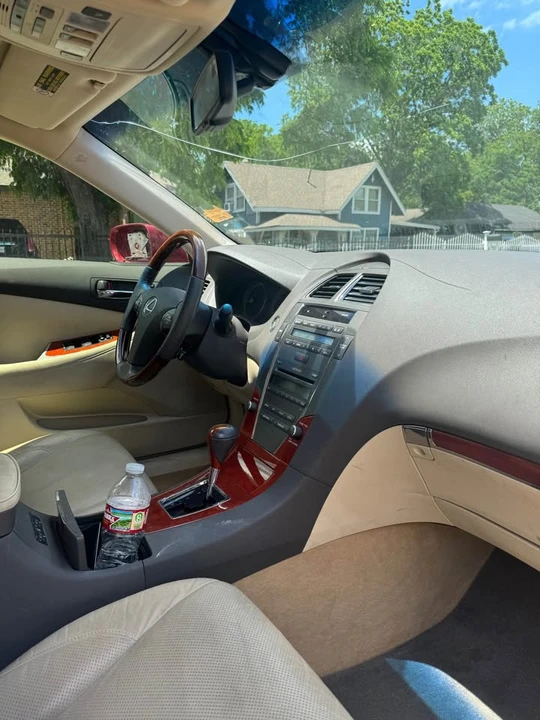 2010 Lexus ES 5th Gen - Image 7 of 8