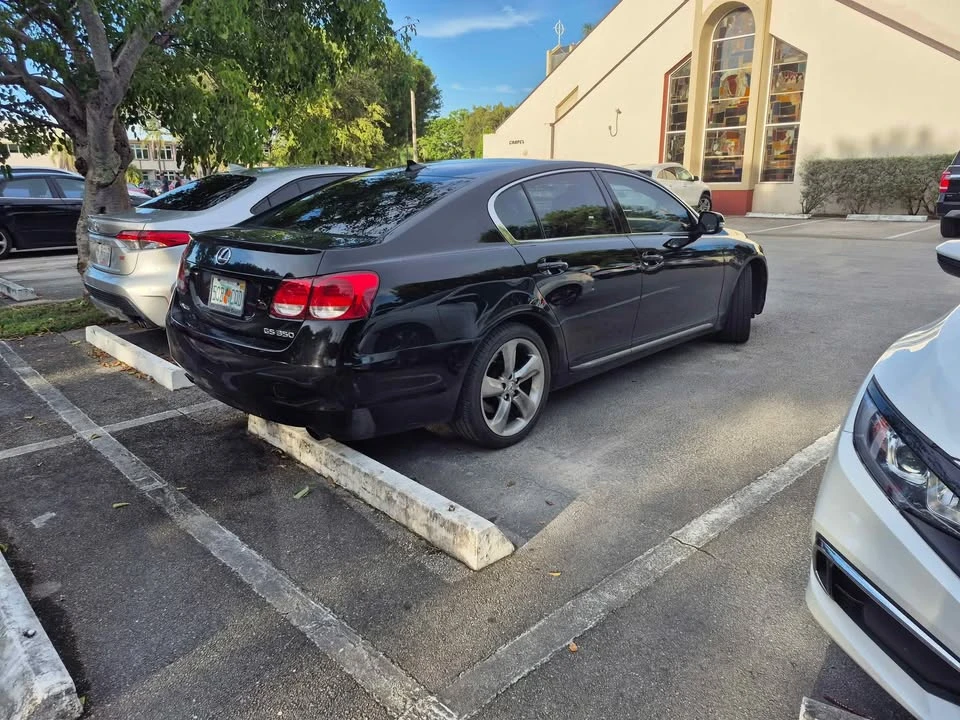 2010 Lexus GS 3rd Gen - Image 2 of 7