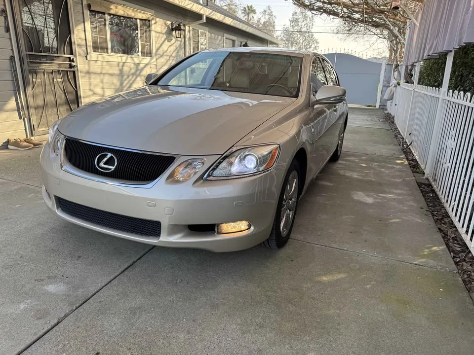 2010 Lexus GS 3rd Gen - Image 2 of 13