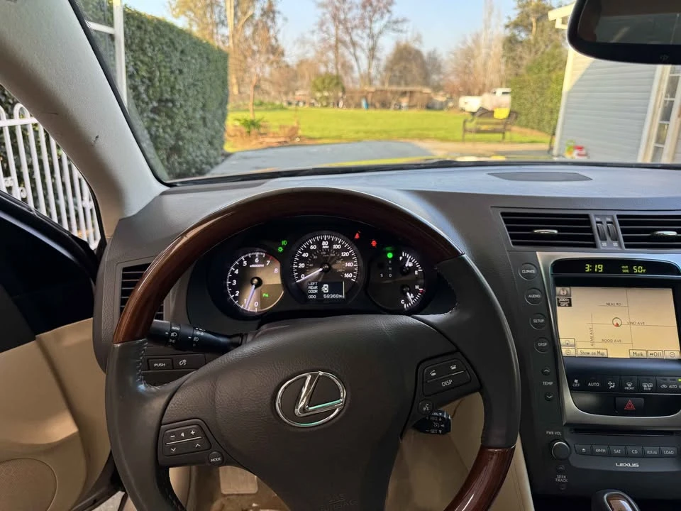 2010 Lexus GS 3rd Gen - Image 9 of 13