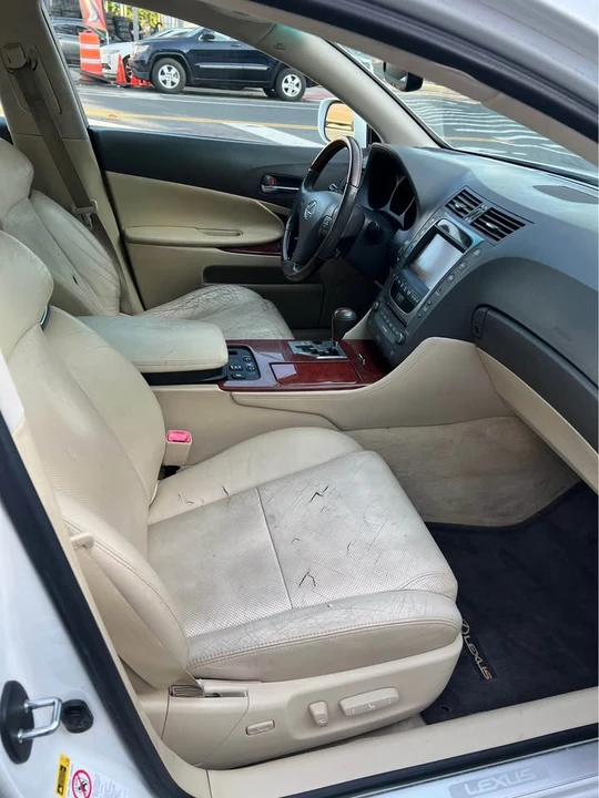 2010 Lexus GS 3rd Gen - Image 6 of 10