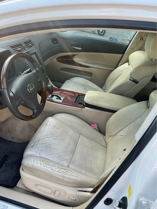 2010 Lexus GS 3rd Gen - Image 5 of 10