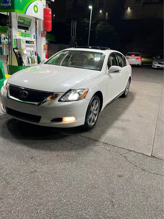 2010 Lexus GS 3rd Gen - Image 5 of 10
