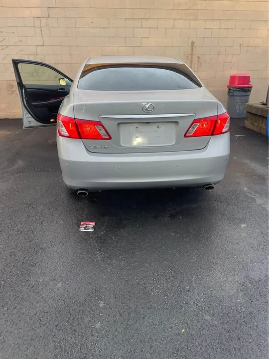 2010 Lexus GS 3rd Gen - Image 3 of 14