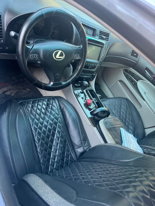 2010 Lexus GS 3rd Gen - Image 8 of 12