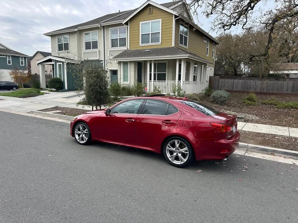 2010 Lexus GS 3rd Gen - Image 2 of 10