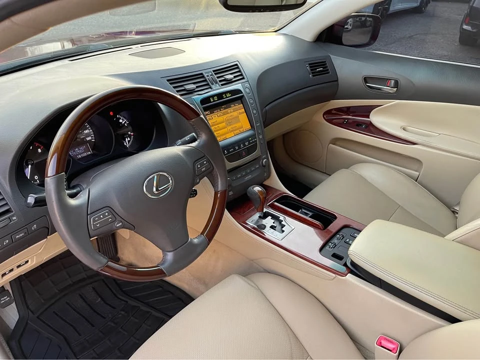 2010 Lexus GS 3rd Gen - Image 16 of 20