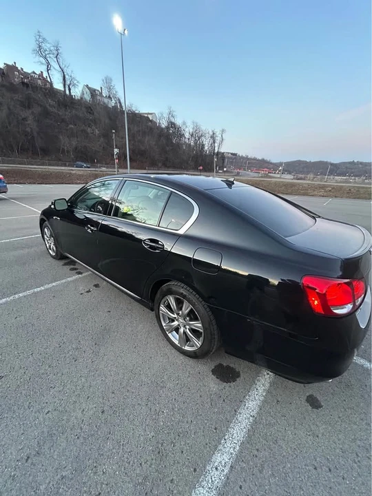 2010 Lexus GS 3rd Gen - Image 8 of 17