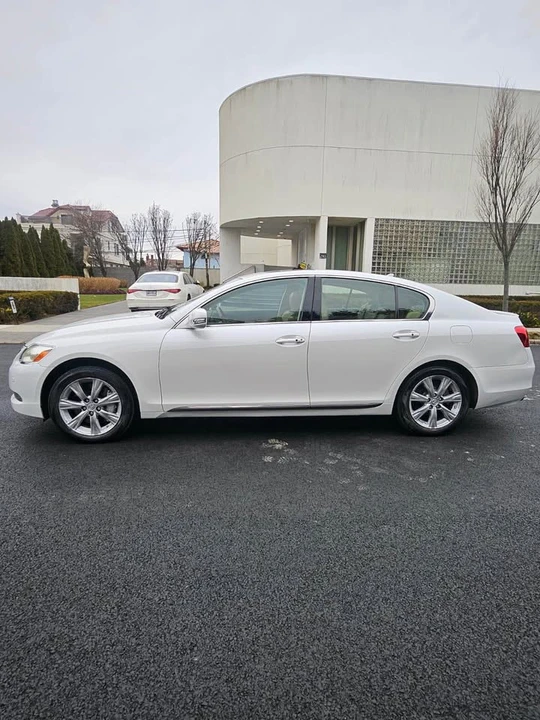 2010 Lexus GS 3rd Gen - Image 2 of 17
