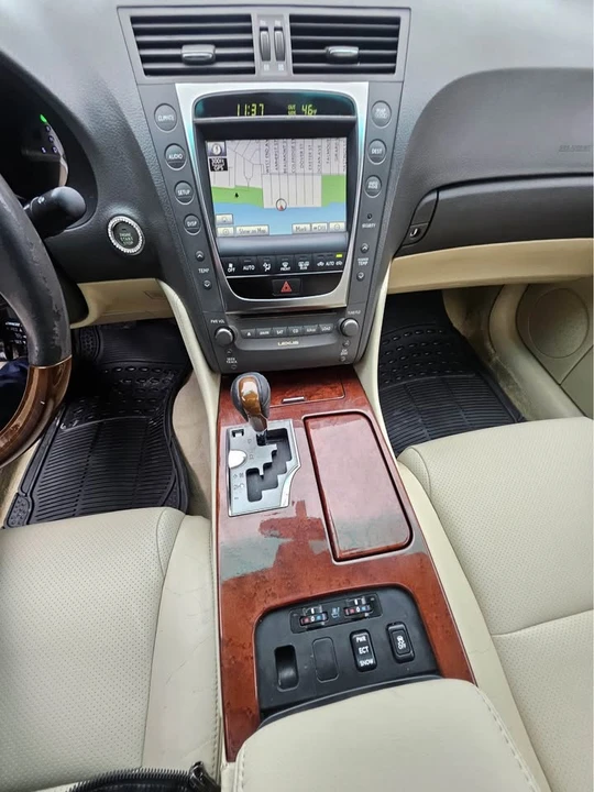 2010 Lexus GS 3rd Gen - Image 9 of 16