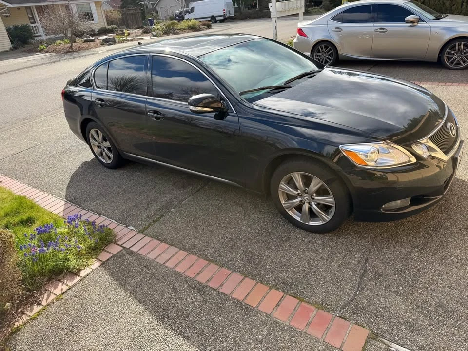 2010 Lexus GS 3rd Gen - Image 2 of 11