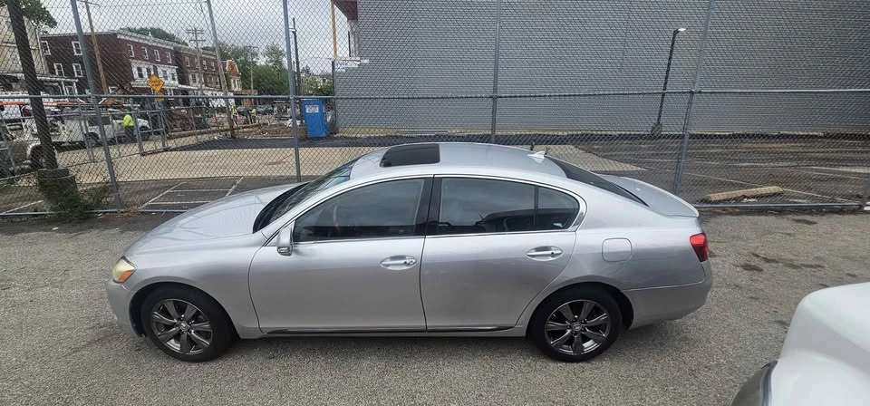 2010 Lexus GS 3rd Gen - Image 2 of 11