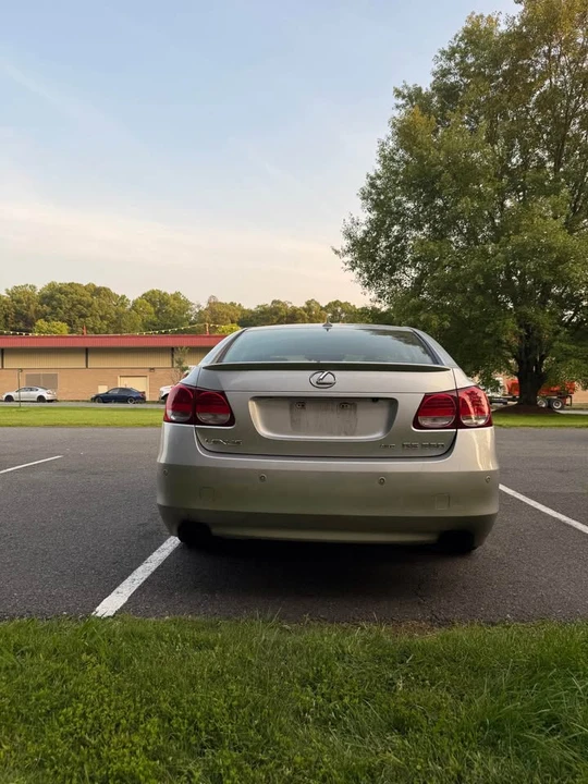 2010 Lexus GS 3rd Gen - Image 4 of 11