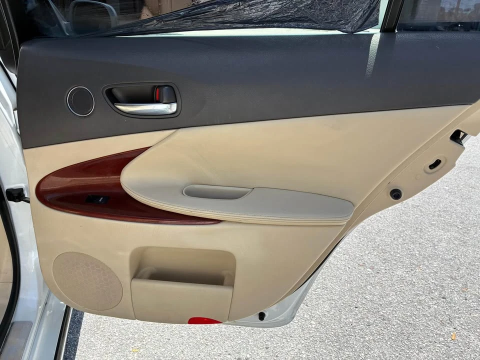 2010 Lexus GS 3rd Gen - Image 15 of 21