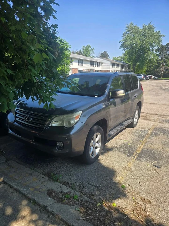 2010 Lexus GX 2nd Gen - Image 6 of 10