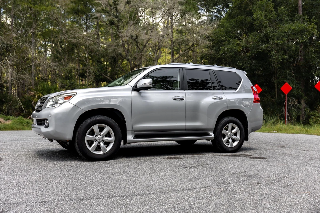 2010 Lexus GX 2nd Gen - Image 11 of 31
