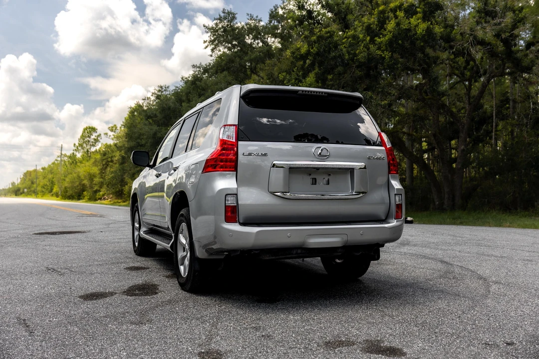 2010 Lexus GX 2nd Gen - Image 18 of 31