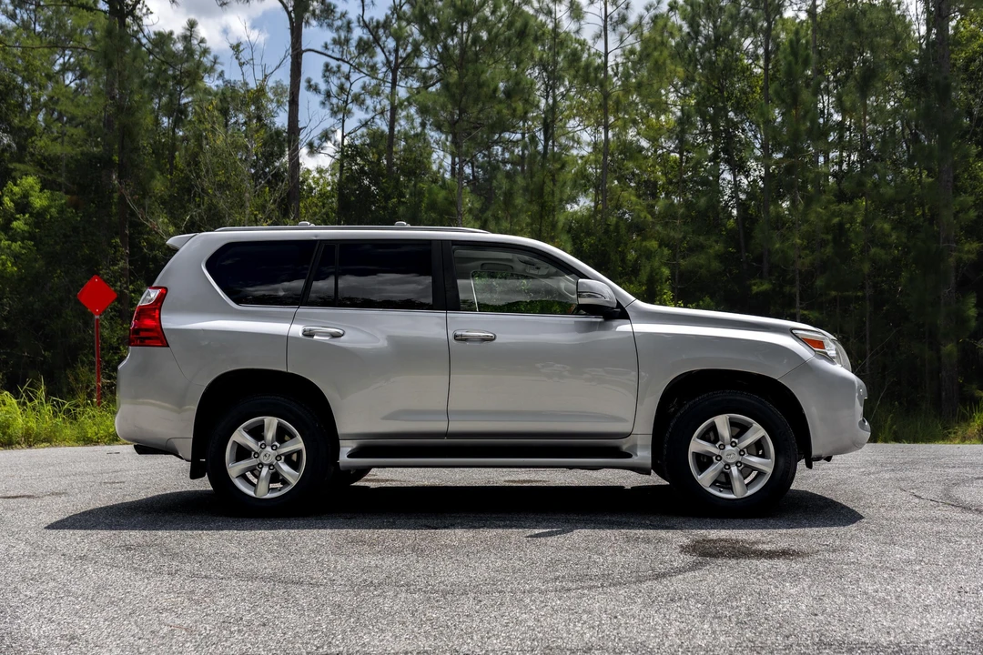 2010 Lexus GX 2nd Gen - Image 26 of 31