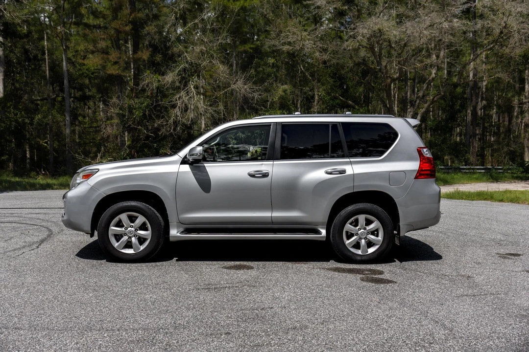 2010 Lexus GX 2nd Gen - Image 12 of 31